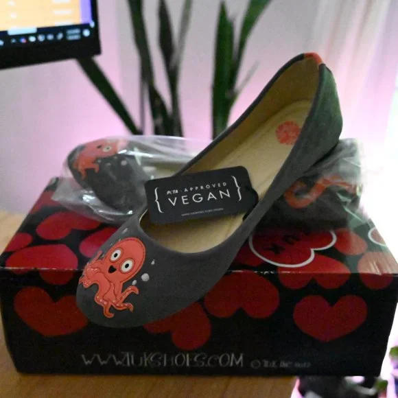 BNWT - TUK Vegan Leather Octopus Flats - Picture 1 of 3